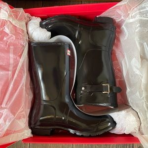 Hunter Original Short Gloss Boots. Size 9